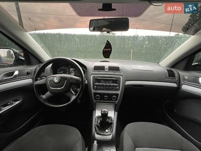 Чорний Шкода Октавія, об'ємом двигуна 1.6 л та пробігом 280 тис. км за 8000 $, фото 6 на Automoto.ua