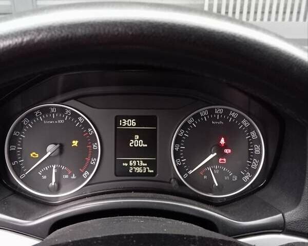 Черный Шкода Октавия, объемом двигателя 1.6 л и пробегом 279 тыс. км за 7500 $, фото 7 на Automoto.ua