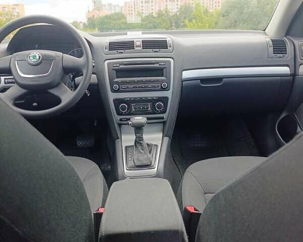 Черный Шкода Октавия, объемом двигателя 1.8 л и пробегом 180 тыс. км за 7800 $, фото 16 на Automoto.ua