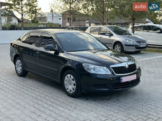 Черный Шкода Октавия, объемом двигателя 1.6 л и пробегом 178 тыс. км за 7800 $, фото 2 на Automoto.ua