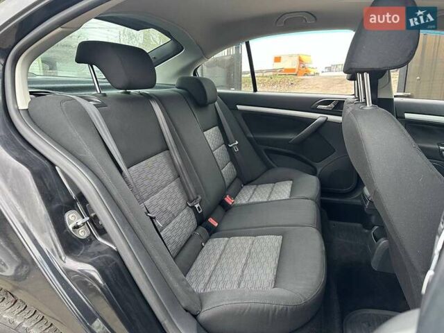 Черный Шкода Октавия, объемом двигателя 1.8 л и пробегом 206 тыс. км за 7490 $, фото 10 на Automoto.ua