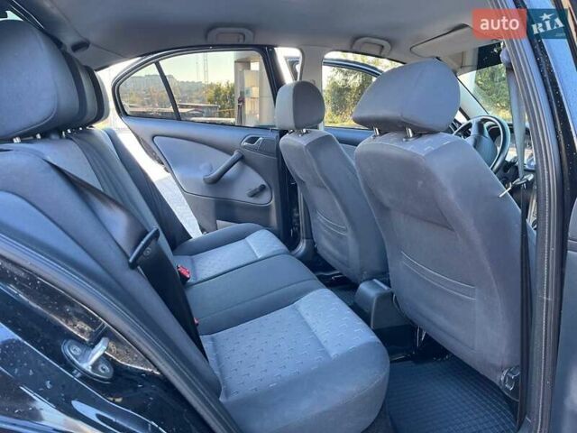 Черный Шкода Октавия, объемом двигателя 1.6 л и пробегом 290 тыс. км за 6200 $, фото 9 на Automoto.ua