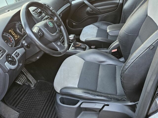 Черный Шкода Октавия, объемом двигателя 2 л и пробегом 253 тыс. км за 10000 $, фото 7 на Automoto.ua