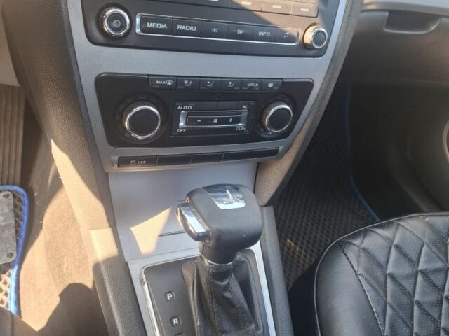 Чорний Шкода Октавія, об'ємом двигуна 1.8 л та пробігом 254 тис. км за 6500 $, фото 6 на Automoto.ua