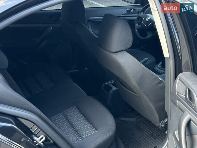 Черный Шкода Октавия, объемом двигателя 1.6 л и пробегом 178 тыс. км за 7800 $, фото 26 на Automoto.ua