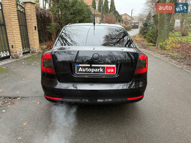 Чорний Шкода Октавія, об'ємом двигуна 2 л та пробігом 210 тис. км за 10490 $, фото 6 на Automoto.ua