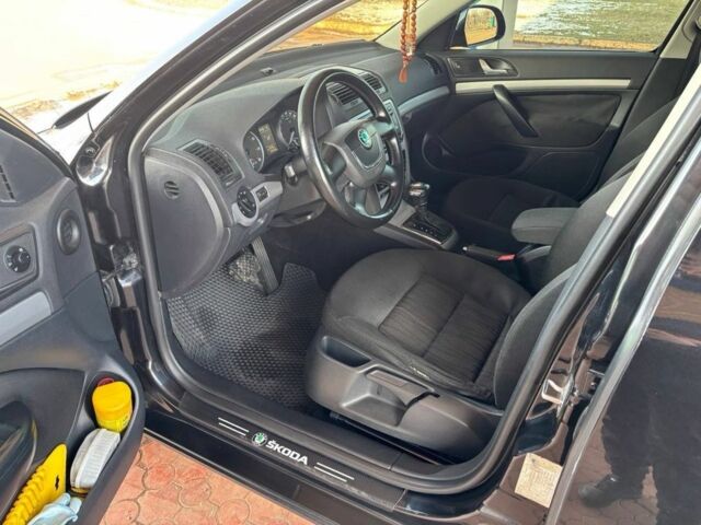 Черный Шкода Октавия, объемом двигателя 1.8 л и пробегом 240 тыс. км за 7199 $, фото 5 на Automoto.ua