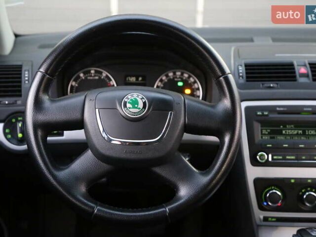 Черный Шкода Октавия, объемом двигателя 1.8 л и пробегом 201 тыс. км за 8300 $, фото 15 на Automoto.ua