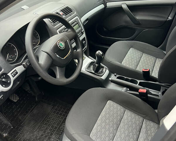 Черный Шкода Октавия, объемом двигателя 1.6 л и пробегом 117 тыс. км за 8999 $, фото 25 на Automoto.ua