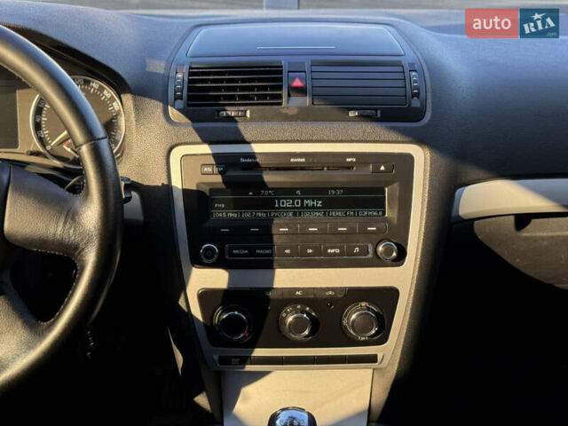 Черный Шкода Октавия, объемом двигателя 1.6 л и пробегом 230 тыс. км за 6999 $, фото 12 на Automoto.ua