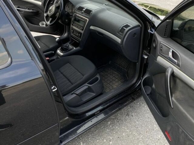 Черный Шкода Октавия, объемом двигателя 2 л и пробегом 297 тыс. км за 5800 $, фото 7 на Automoto.ua