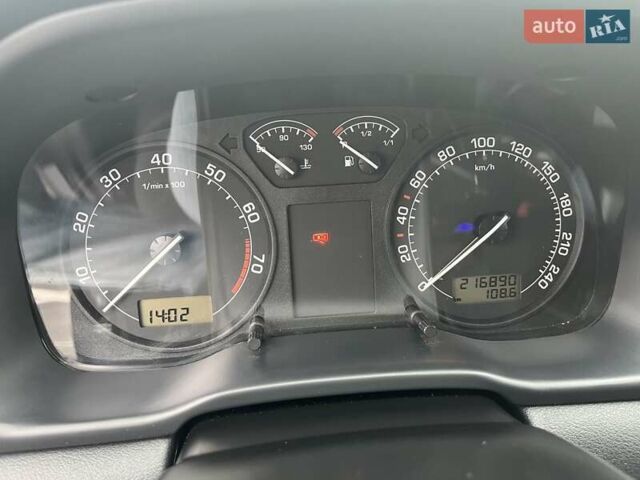 Черный Шкода Октавия, объемом двигателя 1.6 л и пробегом 216 тыс. км за 6500 $, фото 5 на Automoto.ua