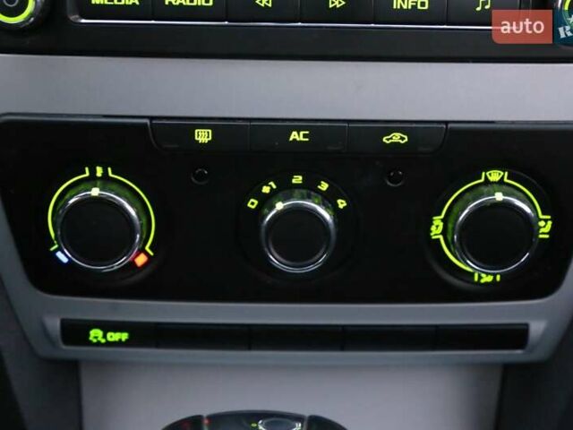 Черный Шкода Октавия, объемом двигателя 1.8 л и пробегом 201 тыс. км за 8300 $, фото 18 на Automoto.ua