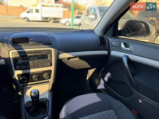 Черный Шкода Октавия, объемом двигателя 1.6 л и пробегом 230 тыс. км за 6999 $, фото 11 на Automoto.ua