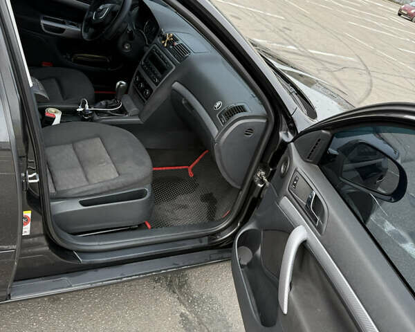 Чорний Шкода Октавія, об'ємом двигуна 1.6 л та пробігом 337 тис. км за 7100 $, фото 7 на Automoto.ua