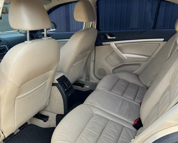 Черный Шкода Октавия, объемом двигателя 1.9 л и пробегом 300 тыс. км за 7999 $, фото 6 на Automoto.ua