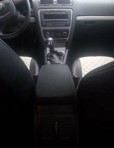 Черный Шкода Октавия, объемом двигателя 1.8 л и пробегом 140 тыс. км за 9200 $, фото 20 на Automoto.ua