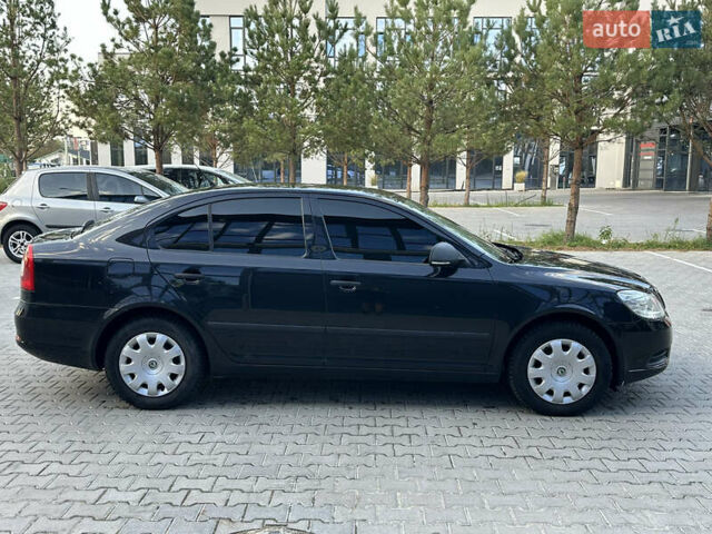 Черный Шкода Октавия, объемом двигателя 1.6 л и пробегом 178 тыс. км за 7800 $, фото 3 на Automoto.ua