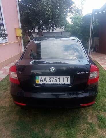 Черный Шкода Октавия, объемом двигателя 1.8 л и пробегом 140 тыс. км за 9200 $, фото 3 на Automoto.ua