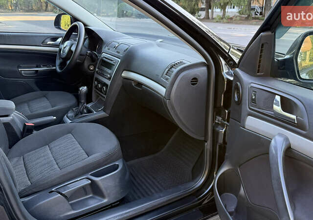 Черный Шкода Октавия, объемом двигателя 0 л и пробегом 131 тыс. км за 7900 $, фото 17 на Automoto.ua