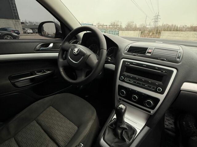 Черный Шкода Октавия, объемом двигателя 1.6 л и пробегом 164 тыс. км за 7500 $, фото 17 на Automoto.ua