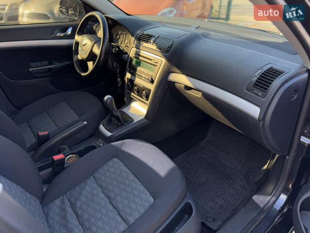 Черный Шкода Октавия, объемом двигателя 1.6 л и пробегом 230 тыс. км за 6999 $, фото 19 на Automoto.ua