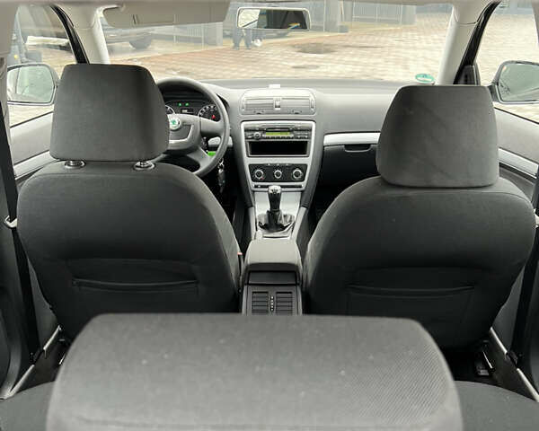 Чорний Шкода Октавія, об'ємом двигуна 1.6 л та пробігом 167 тис. км за 8150 $, фото 21 на Automoto.ua