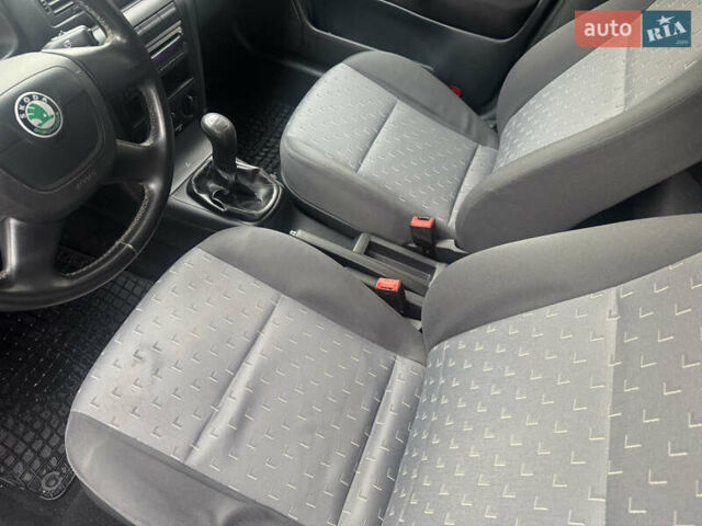 Черный Шкода Октавия, объемом двигателя 1.6 л и пробегом 173 тыс. км за 6700 $, фото 39 на Automoto.ua