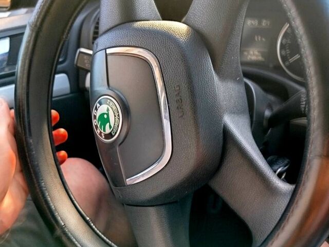 Черный Шкода Октавия, объемом двигателя 1.8 л и пробегом 150 тыс. км за 6800 $, фото 9 на Automoto.ua