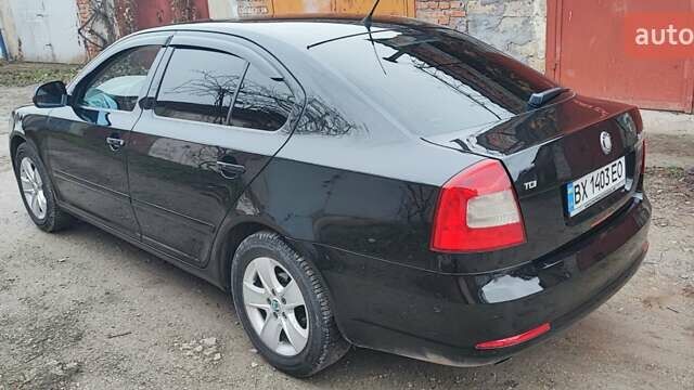 Чорний Шкода Октавія, об'ємом двигуна 1.6 л та пробігом 279 тис. км за 7200 $, фото 4 на Automoto.ua