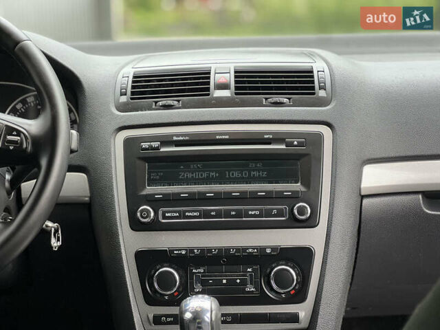 Чорний Шкода Октавія, об'ємом двигуна 1.6 л та пробігом 261 тис. км за 7900 $, фото 78 на Automoto.ua