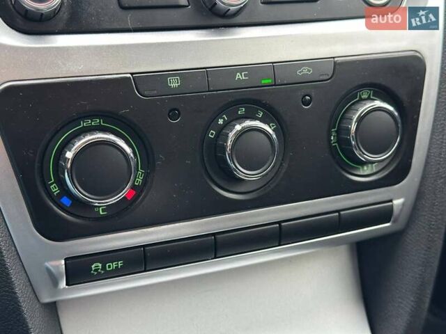 Черный Шкода Октавия, объемом двигателя 1.8 л и пробегом 206 тыс. км за 7490 $, фото 16 на Automoto.ua