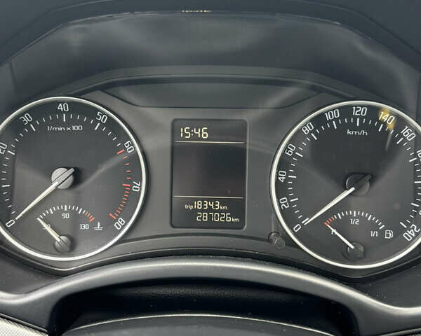 Черный Шкода Октавия, объемом двигателя 1.8 л и пробегом 287 тыс. км за 8700 $, фото 3 на Automoto.ua