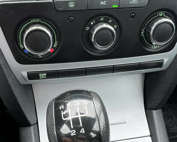 Чорний Шкода Октавія, об'ємом двигуна 1.6 л та пробігом 167 тис. км за 8150 $, фото 41 на Automoto.ua