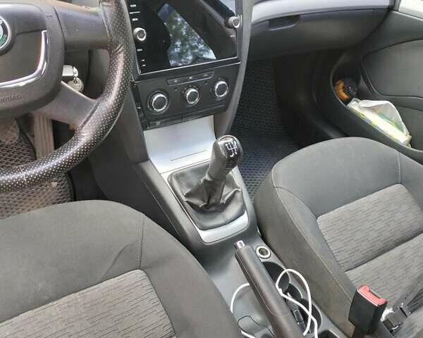 Чорний Шкода Октавія, об'ємом двигуна 1.6 л та пробігом 210 тис. км за 8700 $, фото 3 на Automoto.ua