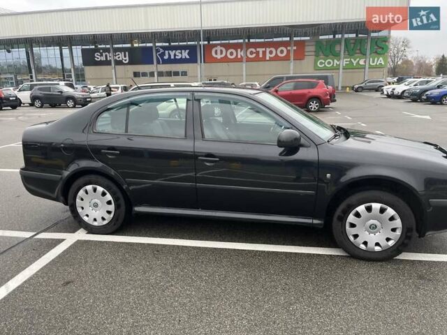 Черный Шкода Октавия, объемом двигателя 1.6 л и пробегом 216 тыс. км за 6500 $, фото 2 на Automoto.ua