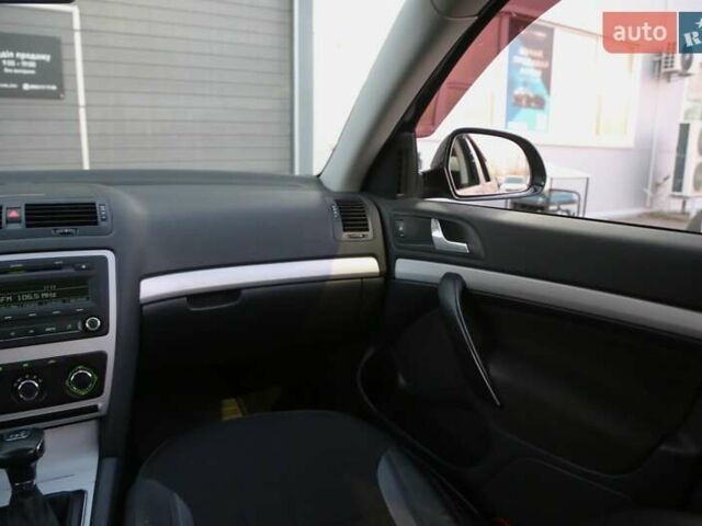 Черный Шкода Октавия, объемом двигателя 1.8 л и пробегом 201 тыс. км за 8300 $, фото 14 на Automoto.ua