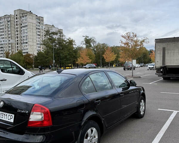 Черный Шкода Октавия, объемом двигателя 1.8 л и пробегом 287 тыс. км за 8700 $, фото 5 на Automoto.ua