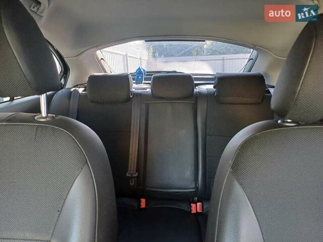 Черный Шкода Октавия, объемом двигателя 1.6 л и пробегом 260 тыс. км за 10000 $, фото 5 на Automoto.ua