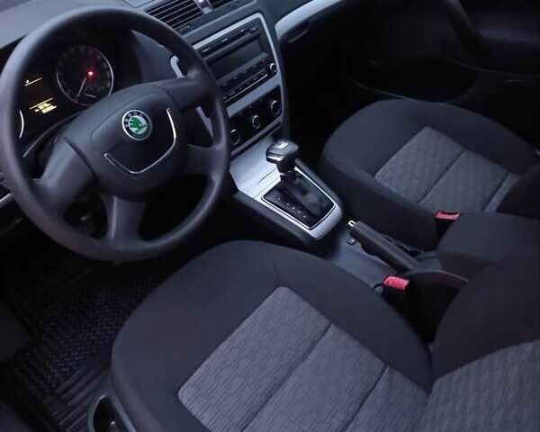 Черный Шкода Октавия, объемом двигателя 1.4 л и пробегом 165 тыс. км за 8250 $, фото 45 на Automoto.ua