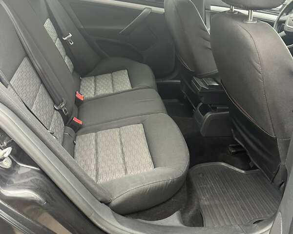 Черный Шкода Октавия, объемом двигателя 1.8 л и пробегом 205 тыс. км за 7000 $, фото 8 на Automoto.ua