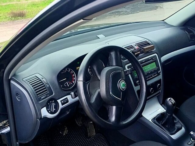 Черный Шкода Октавия, объемом двигателя 1.9 л и пробегом 222 тыс. км за 7700 $, фото 6 на Automoto.ua