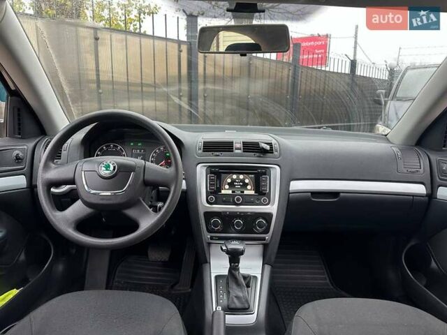 Черный Шкода Октавия, объемом двигателя 1.8 л и пробегом 206 тыс. км за 7490 $, фото 14 на Automoto.ua