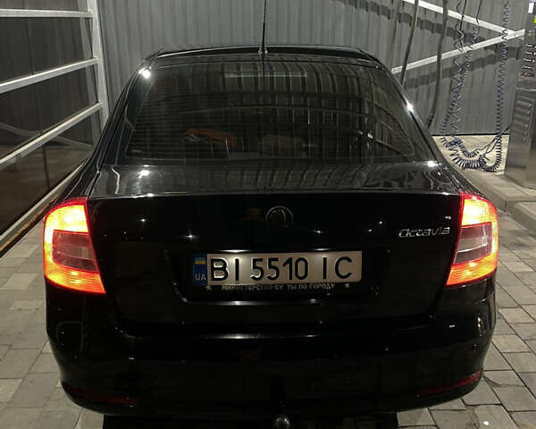 Черный Шкода Октавия, объемом двигателя 1.8 л и пробегом 160 тыс. км за 8200 $, фото 3 на Automoto.ua