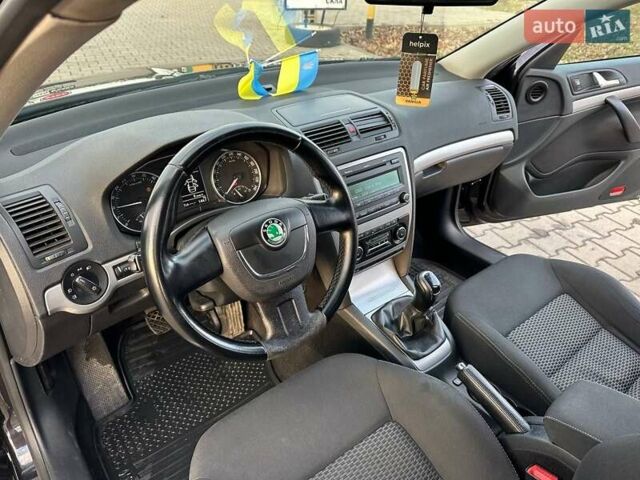 Черный Шкода Октавия, объемом двигателя 1.6 л и пробегом 320 тыс. км за 7300 $, фото 9 на Automoto.ua