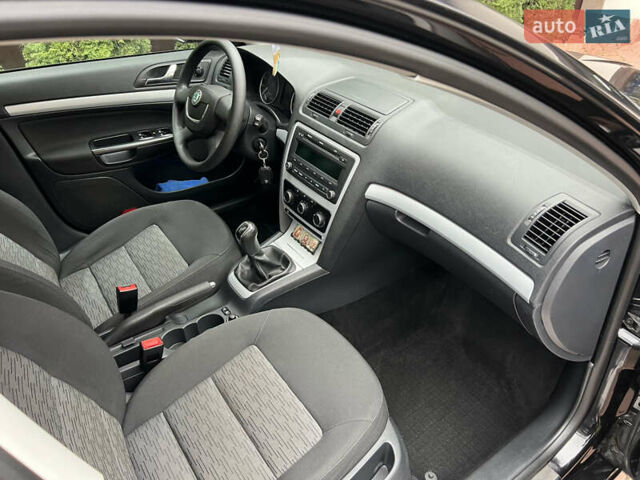 Черный Шкода Октавия, объемом двигателя 1.6 л и пробегом 117 тыс. км за 8999 $, фото 26 на Automoto.ua