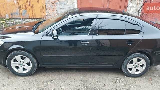 Чорний Шкода Октавія, об'ємом двигуна 1.6 л та пробігом 279 тис. км за 7200 $, фото 2 на Automoto.ua