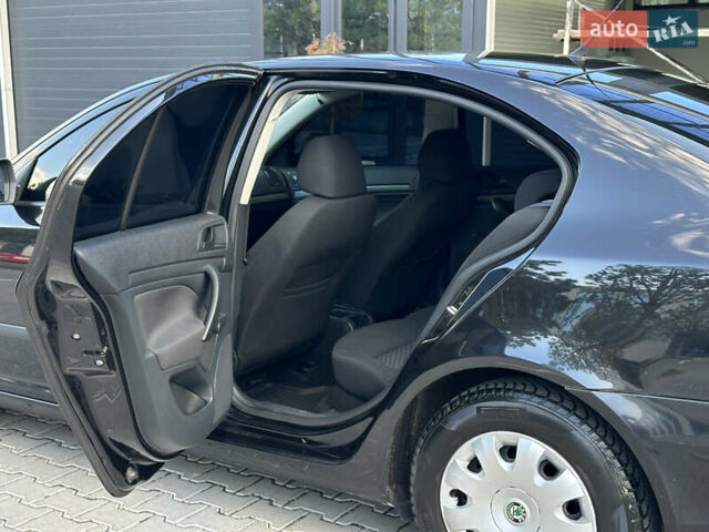 Черный Шкода Октавия, объемом двигателя 1.6 л и пробегом 178 тыс. км за 7800 $, фото 23 на Automoto.ua