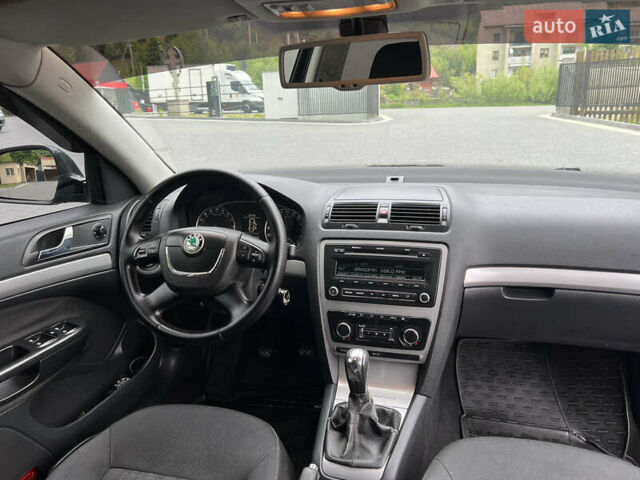 Чорний Шкода Октавія, об'ємом двигуна 1.6 л та пробігом 261 тис. км за 7900 $, фото 76 на Automoto.ua