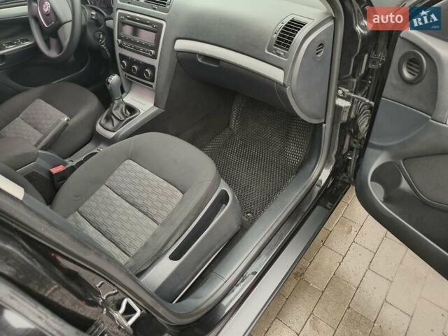 Чорний Шкода Октавія, об'ємом двигуна 1.6 л та пробігом 172 тис. км за 8300 $, фото 12 на Automoto.ua